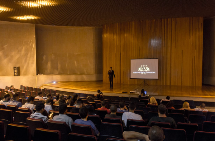 Auditório durante workshop da Atrium na FATEC-Itaquera
